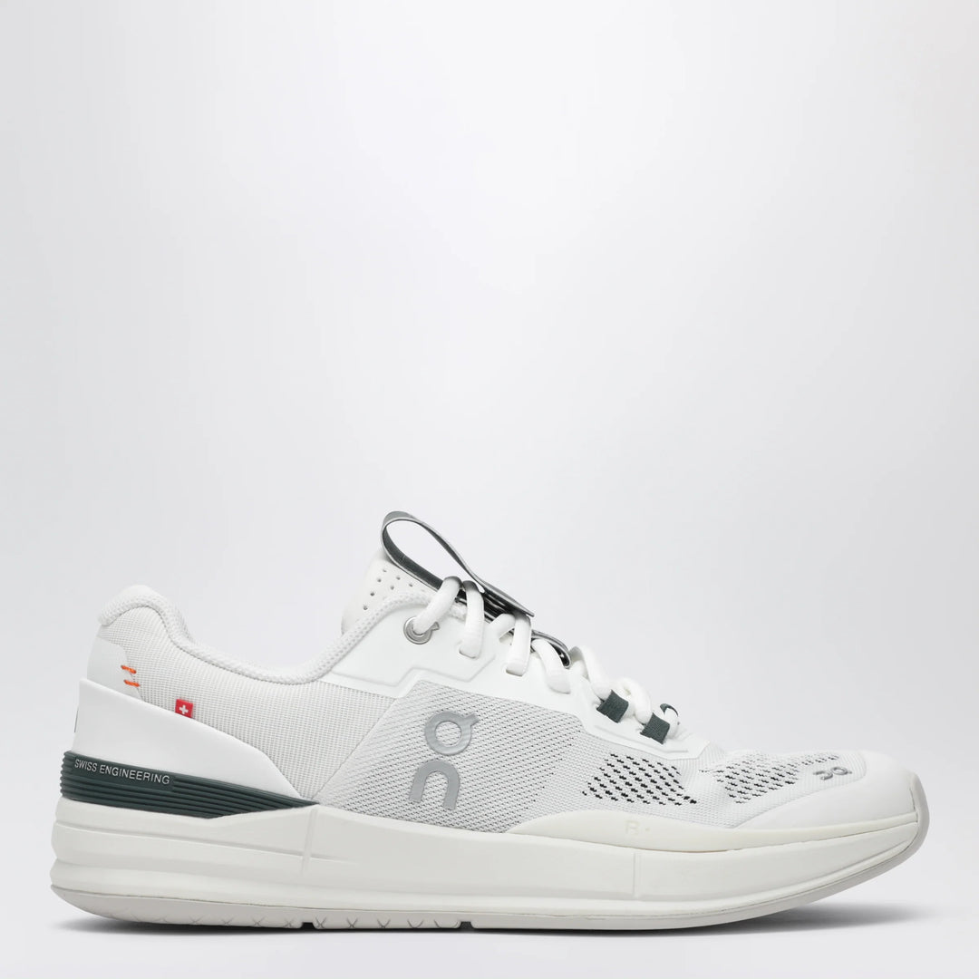 On - THE ROGER Pro tennis shoes in mesh, white/evergreen