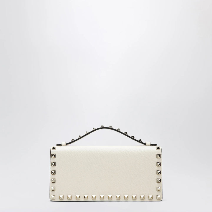 Valentino Garavani - Rockstud chain wallet in grained calfskin, light ivory