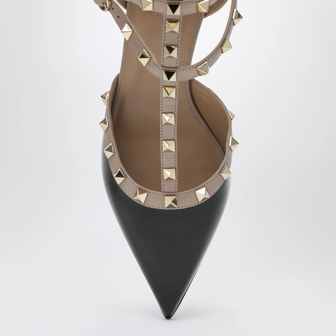 Valentino Garavani - Rockstud strap pumps in patent leather, black/powder