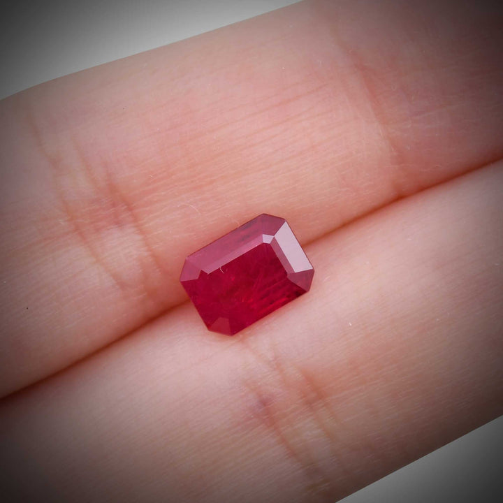 1.91 Carat Red BURMESE Emerald Ruby CD