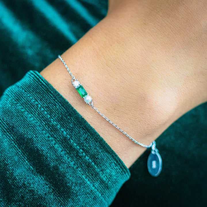Georgini Gifts Emerald Isle Freshwater Pearl Bracelet In Emerald And Silver
